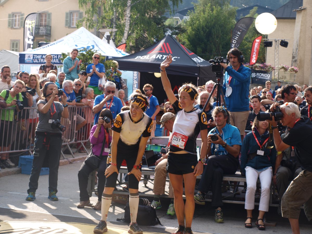 Emma Roca junto a Núria Picas en el UTMB 2013